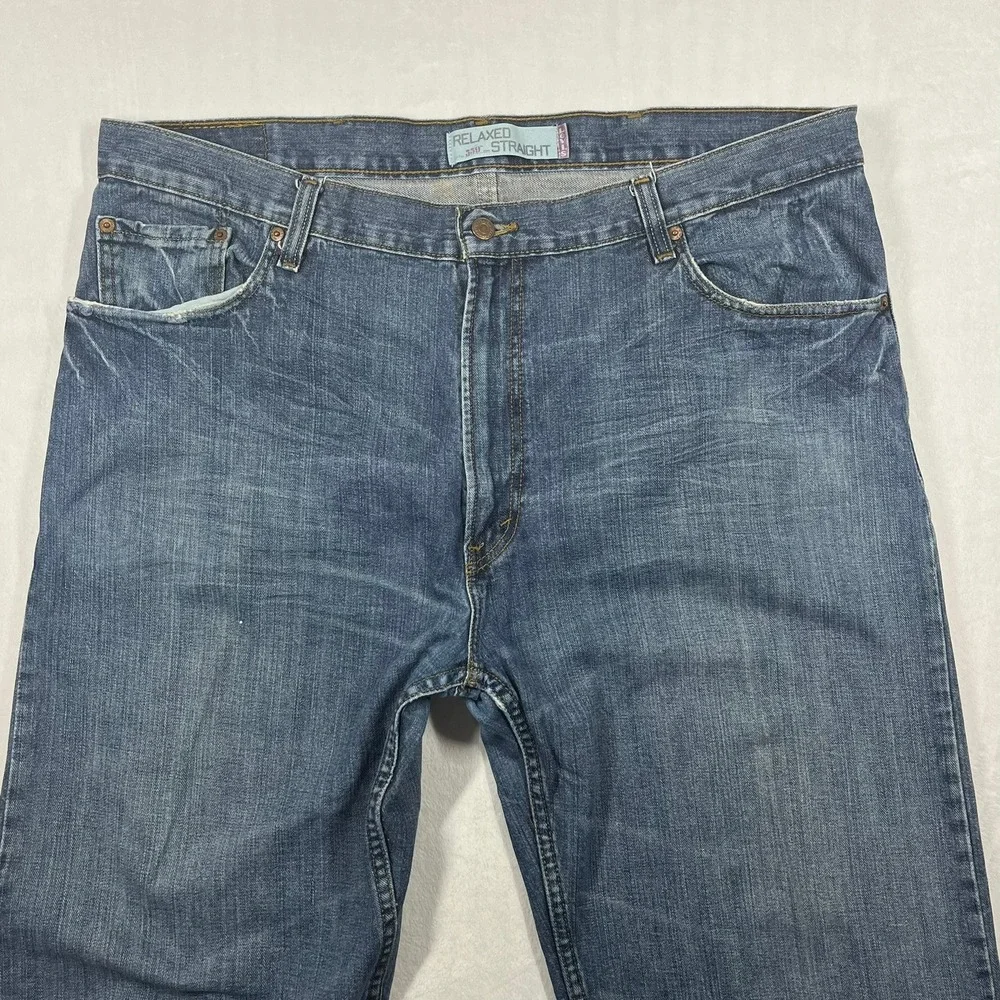 Levis slip into